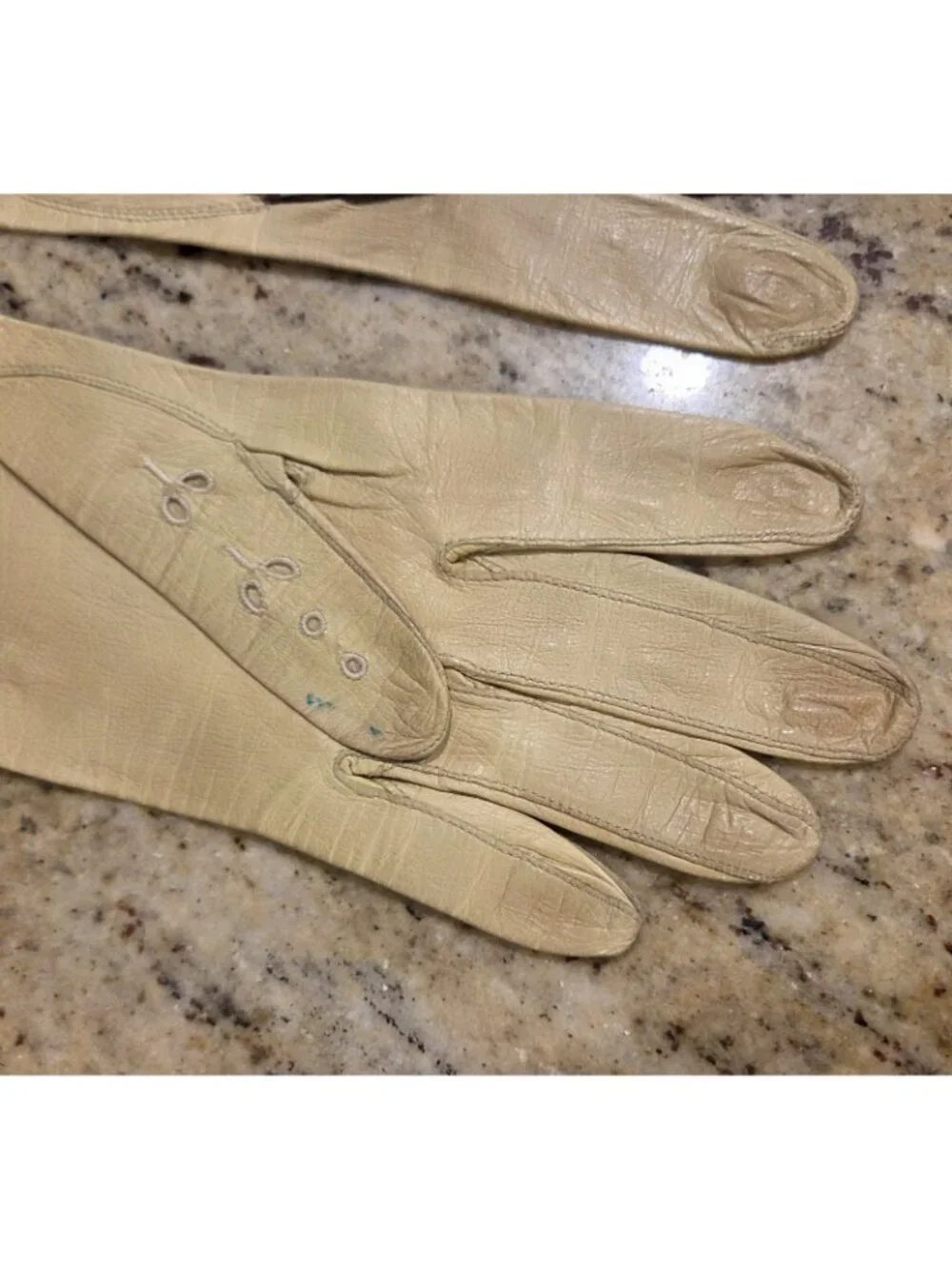 Vintage Womens Size S/M 6 3/4 Green Yellow Formal Kid Leather Gloves Eyelet...